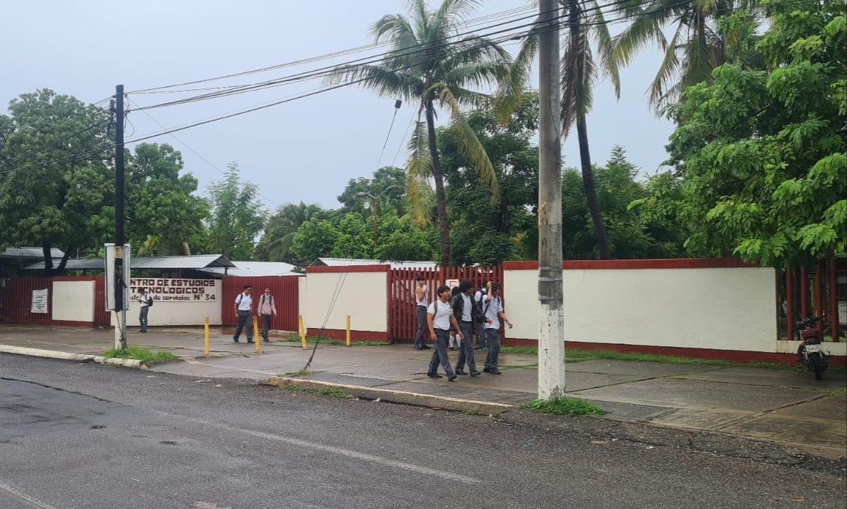 SEE no autorizó suspensión de clases en Costa Michoacana