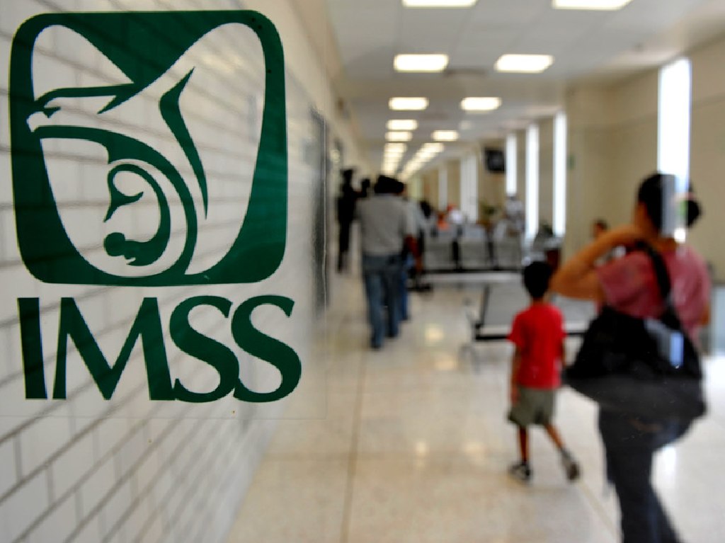 Señalan supuesta falsificación de firmas en IMSS para beneficio de cuates