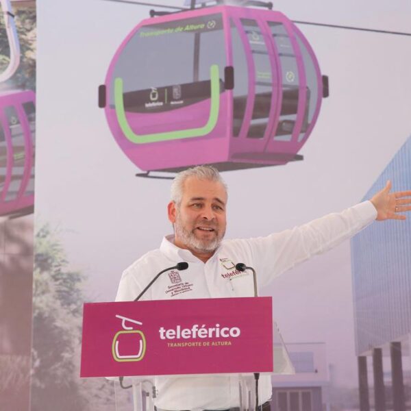 Tarifa del teleférico, igual que el transporte público: Bedolla