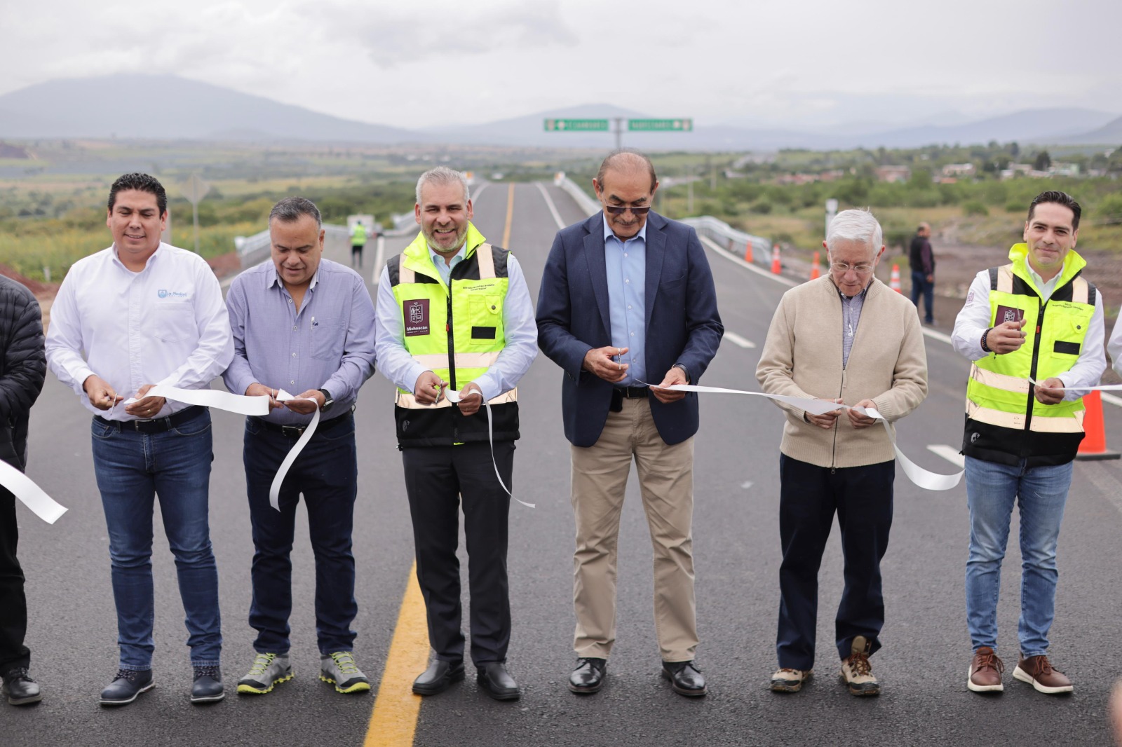 Inaugura Bedolla Ramal Ecuandureo-La Piedad