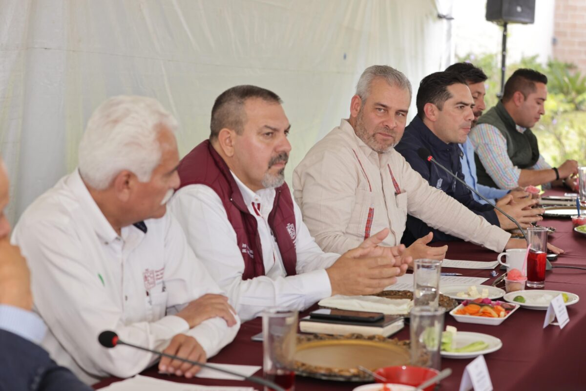 Convoca Bedolla a la unidad para preservar fondos para obra, agua, educación y seguridad