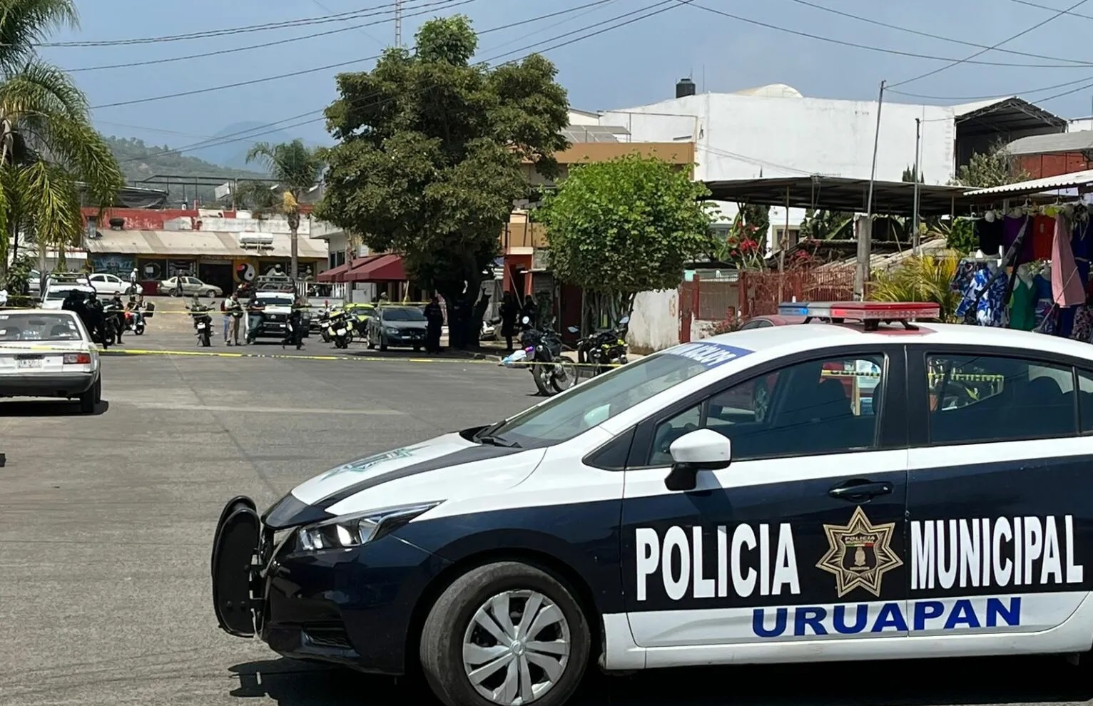 Agreden a policía municipal tras arresto del diputado federal Carlos Manzo