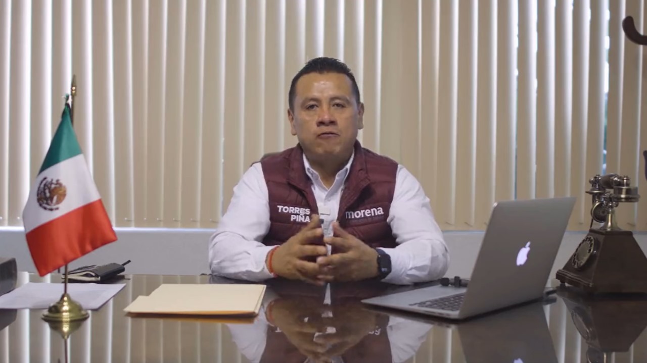 Formaliza Carlos Torres su registro por candidatura de Morena al Senado