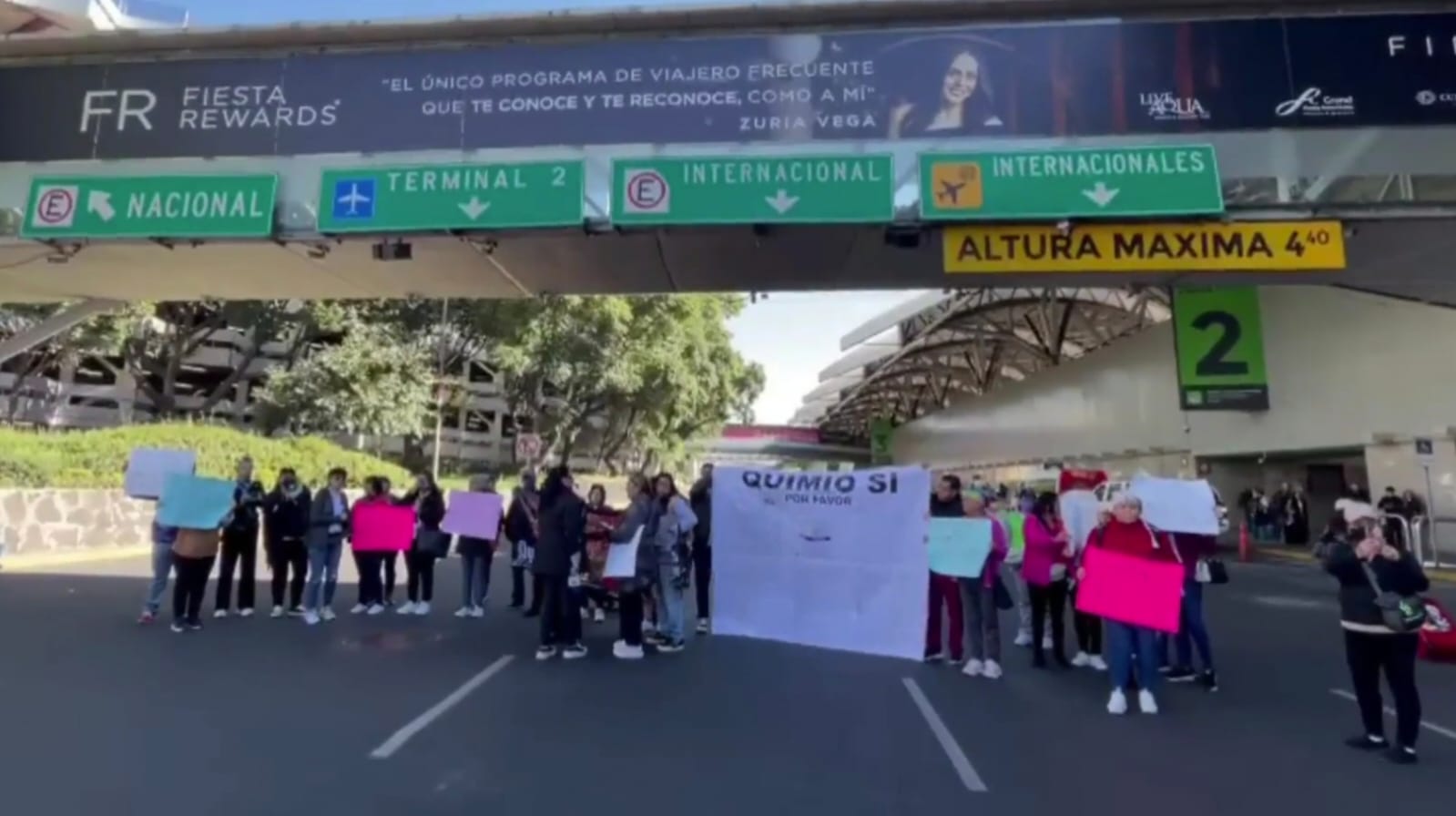 Michoacanas con cáncer en acceso al AICM