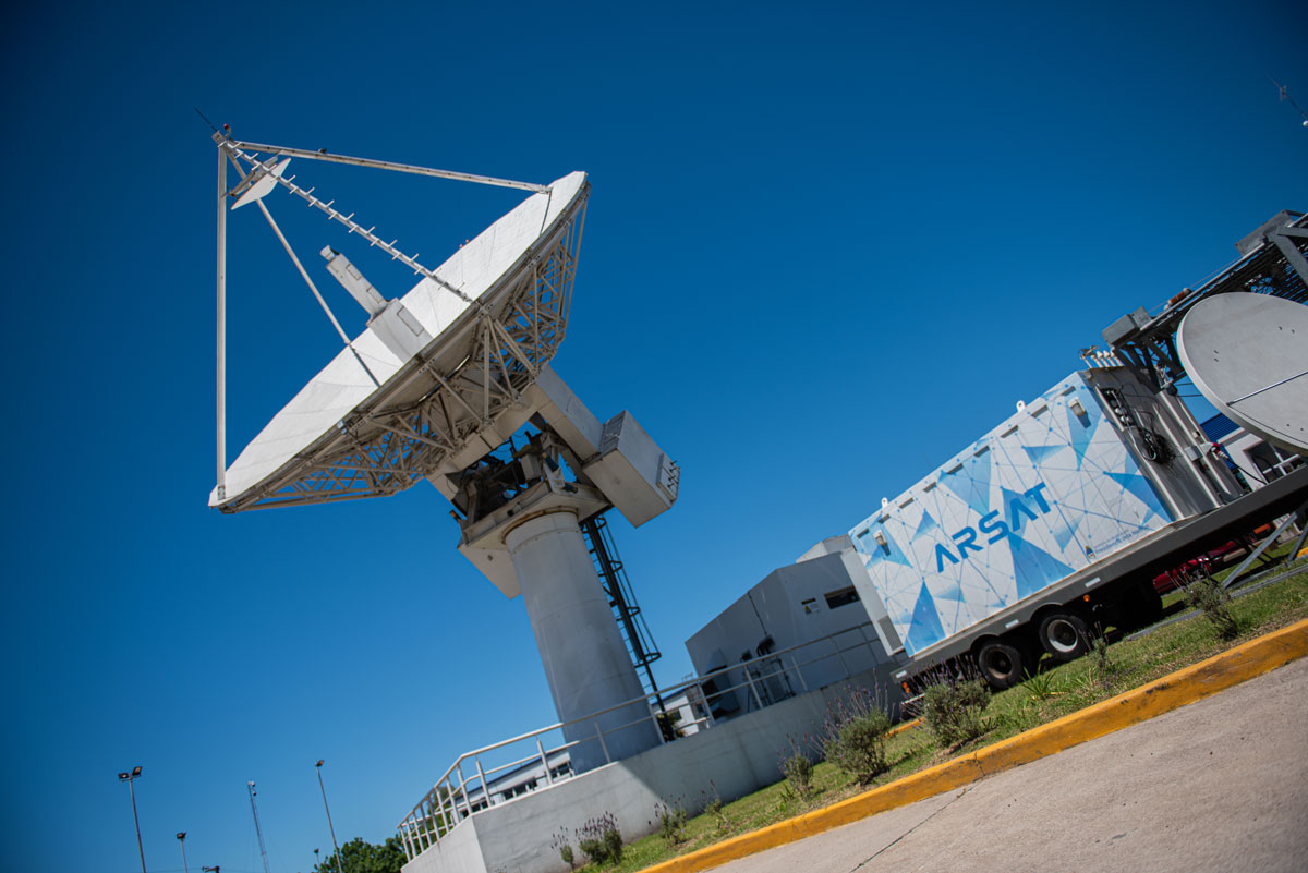 Gobierno de Milei avanza en venta de ARSAT a Claro de Slim