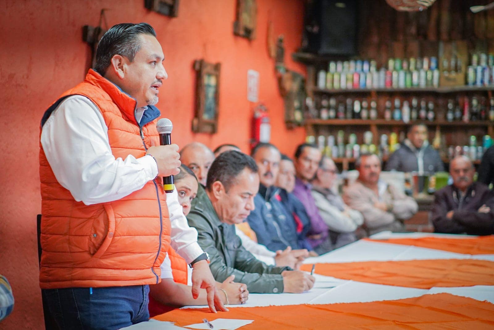 nueva política Víctor Manríquez