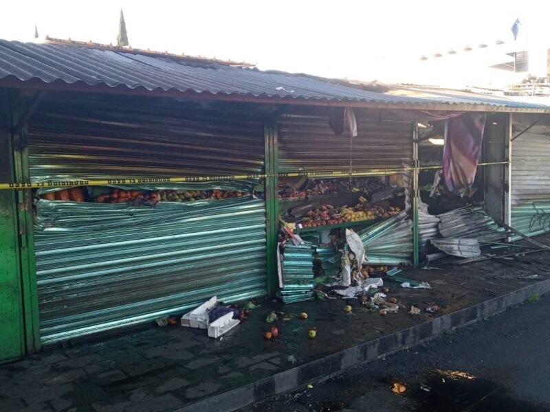 locatarios en mercado San Juan