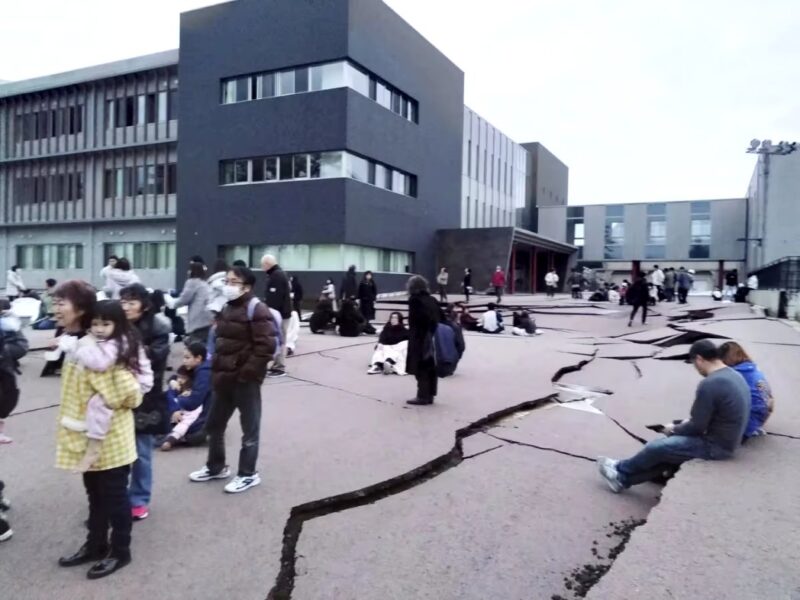 Activan alerta de tsunami en Japón tras sismo de 7.5 grados