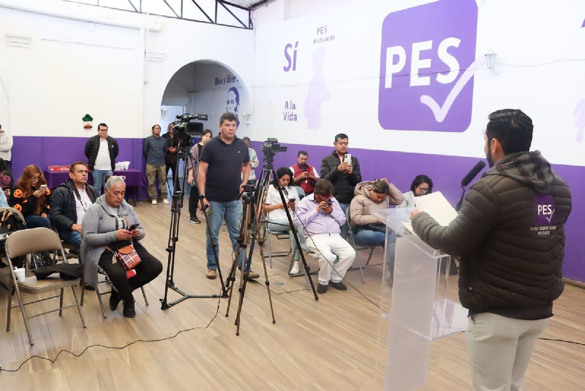 A pesar de su reciente registro el PES podría postular a Alfonso Martínez