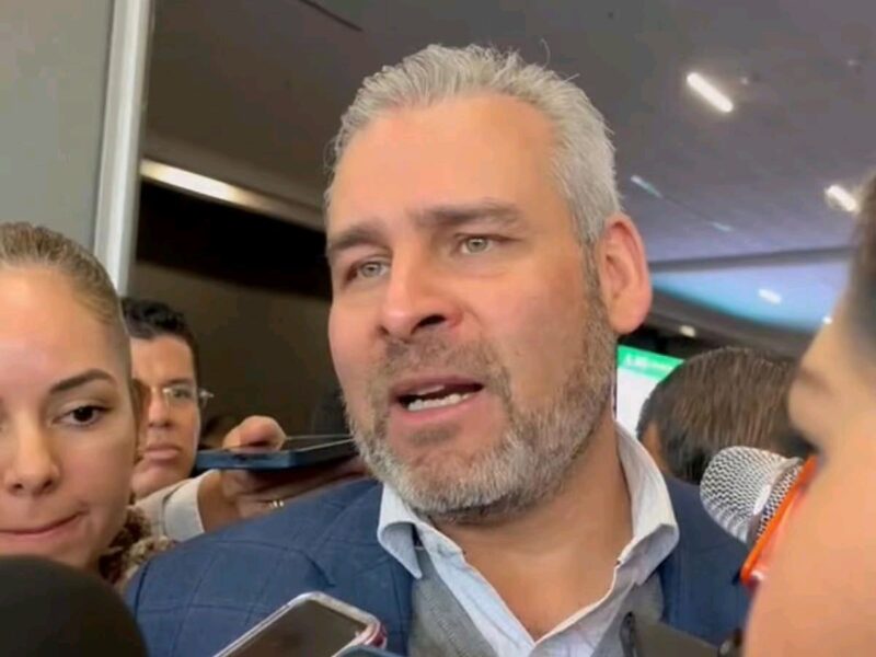 Alfredo Ramírez Bedolla niega corrupción en asignación de plazas