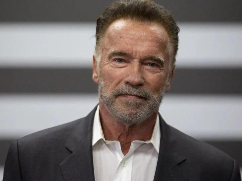 Arnold Schwarzenegger fue requerido en aduana