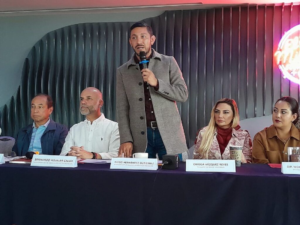 Diego Hernández parte de los liderazgos afines a Ebrad