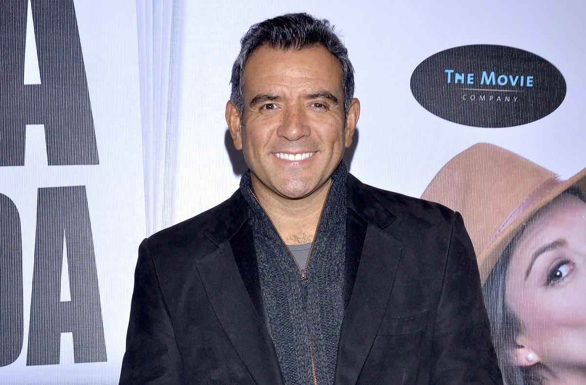 Héctor Sandarti habla de la cas de los famosos