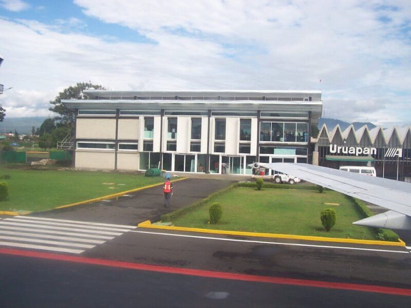 Inauguran vuelo Uruapan Ciudad de México