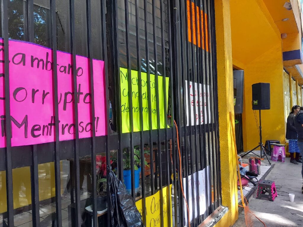 manifestaciones en sede del PRD por candidaturas federales