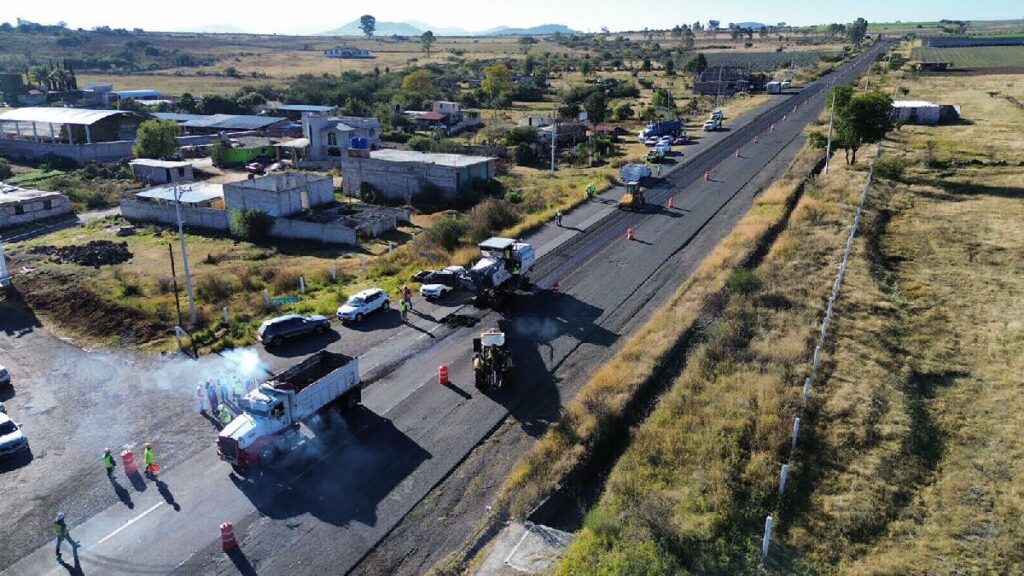 se comienza la construcción de autopista Maravatío-Zitácuaro