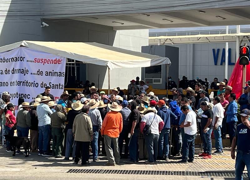 toma cuartel de oaxaca por conflicto agrario