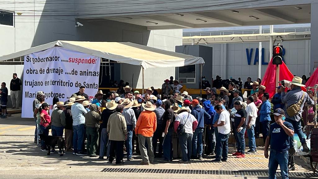 toma cuartel de oaxaca por conflicto agrario