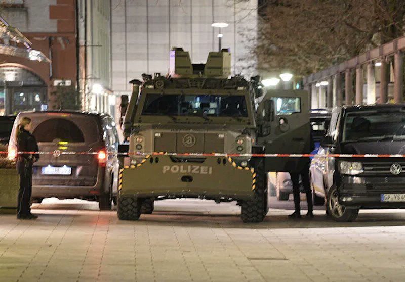 Toma de Rehenes en Starbuck Ulm de Alemania