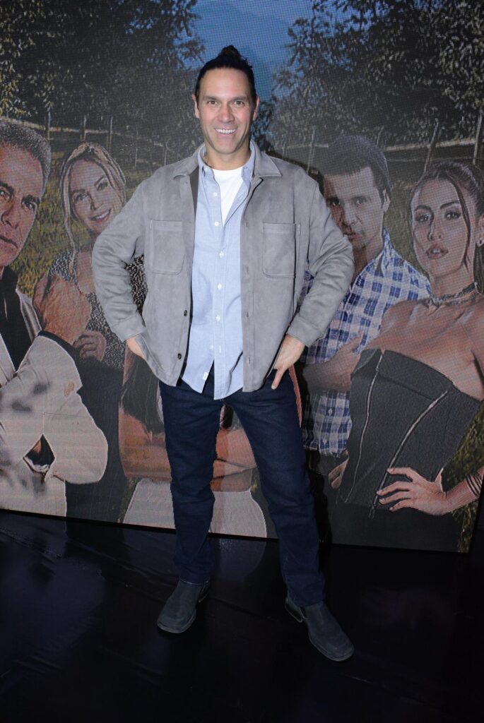 Velentino Lanús asistió a la presentación de la telenovela "Tu vida es mi vida"