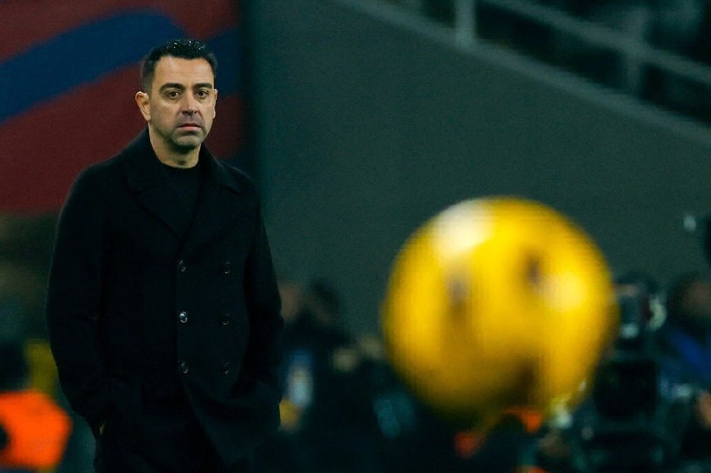 Xavi Hernández casi fuera del Barcelona