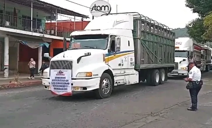 aborda Bedolla tema de protesta de Transportistas en Michoacán
