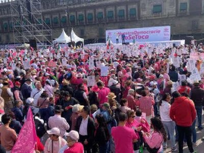 Minimiza AMLO la “Marcha por la Democracia en México”