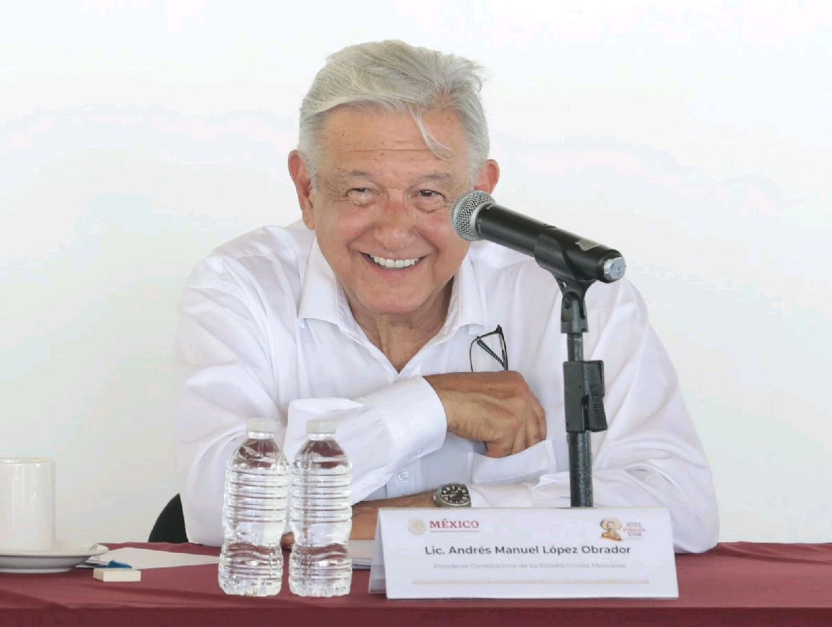 AMLO garantiza federalización de nómina del magisterio de Michoacán