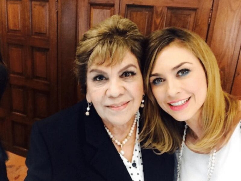 Aracely Arámbula comparte palabras por muerte de su madre