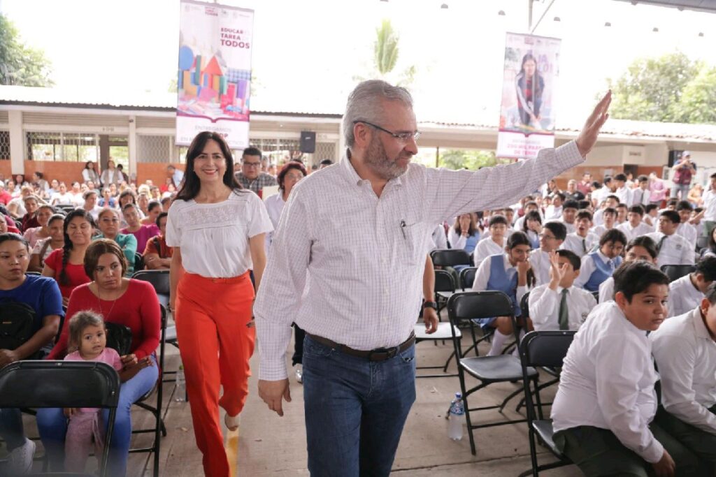 Bedolla programa La escuela es nuestra