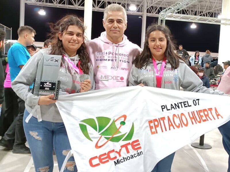 Cecytem triunfan campeonato femenil de robótica