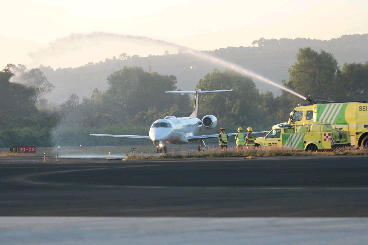 costos de vuelos en aueropuerto del destino Uruapan-CDMX