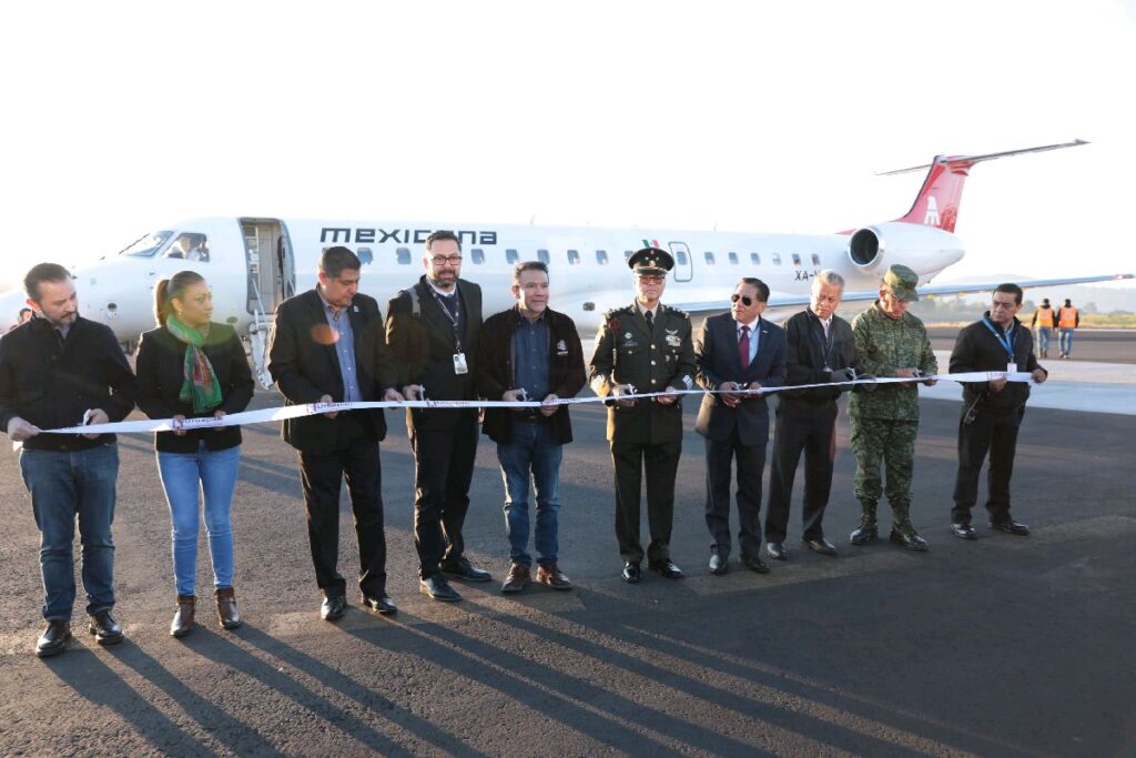 Dieron inauguración del primer vuelo aterrizado de Mexicana