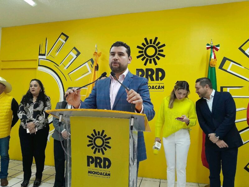 dirigente estatal del PRD Michoacán explica tema de plurinominales