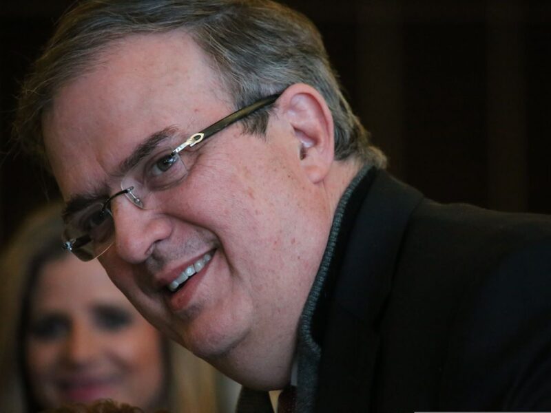 Ebrard se suma a la campaña de Claudia Sheinbuam