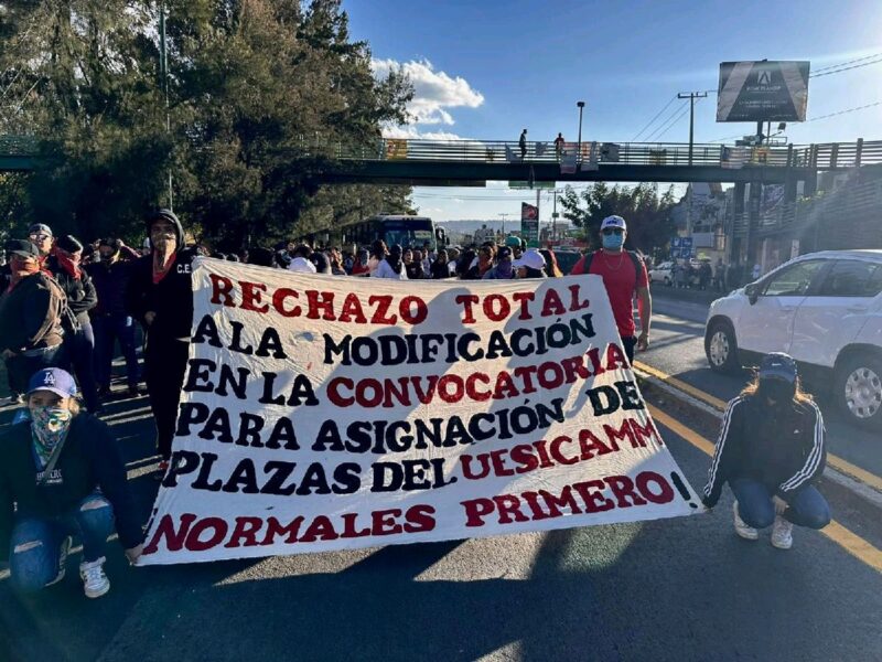 egresados normalistas no detienen manifesaciones en Morelia