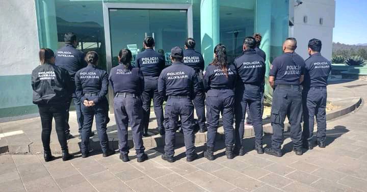 en Pátzcuaro en Michoacán policiías inician paro
