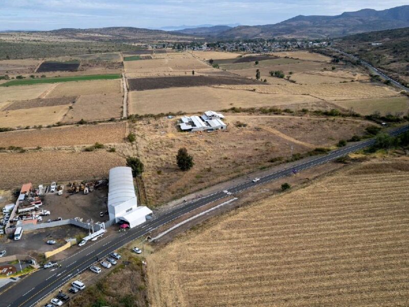 entregan rehabilitació de carretera Charo-Zurumbeneo