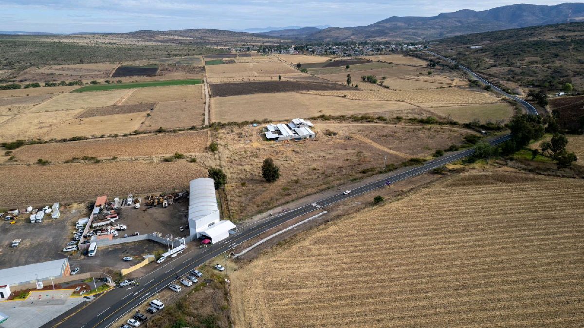 entregan rehabilitació de carretera Charo-Zurumbeneo