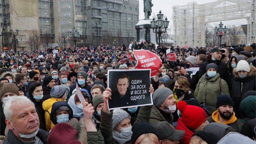 Homenaje a Alexey Navalny arrestos en Rusia