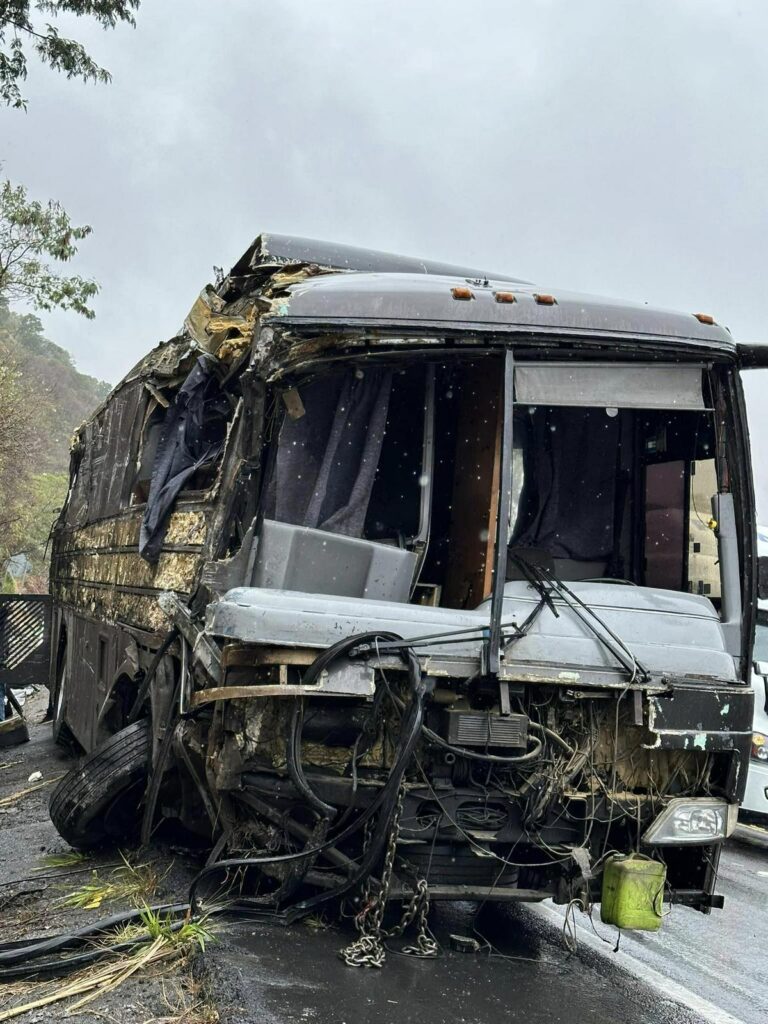 Incendio autobús de Gerardo Ortiz 2