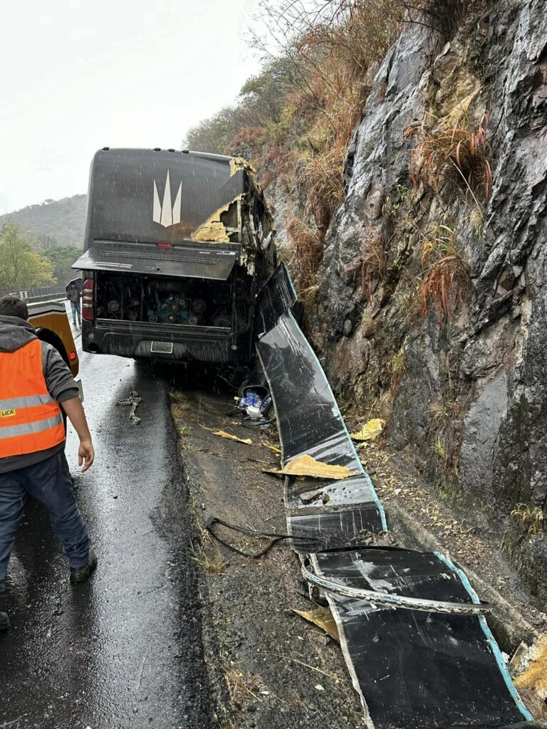 Incendio autobús de Gerardo Ortiz 3