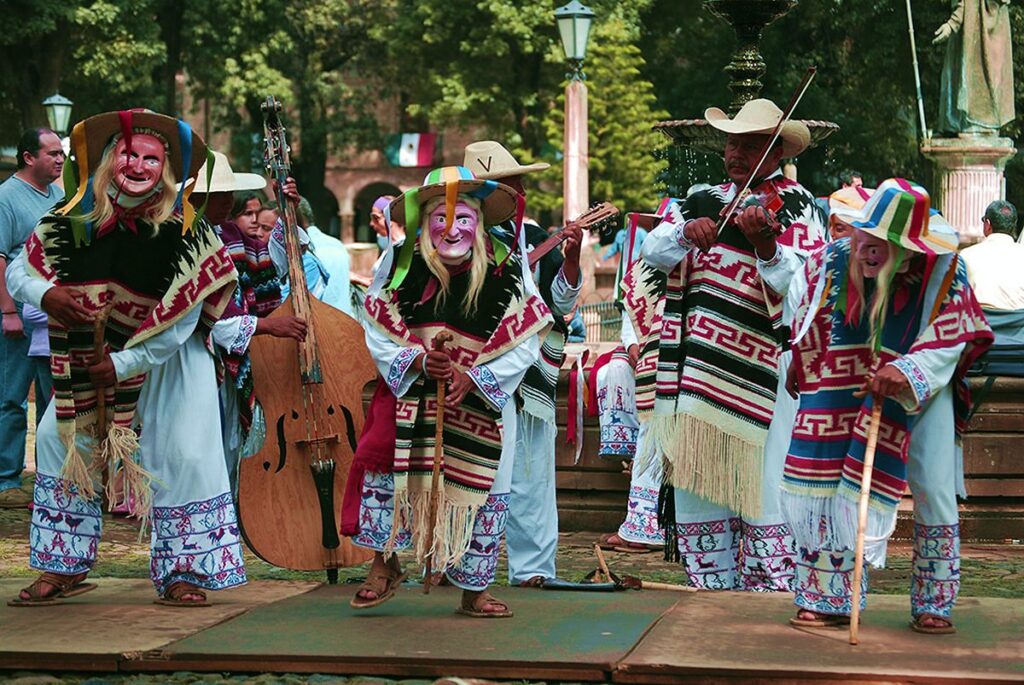 la danza de los viejitos representante de purépechas