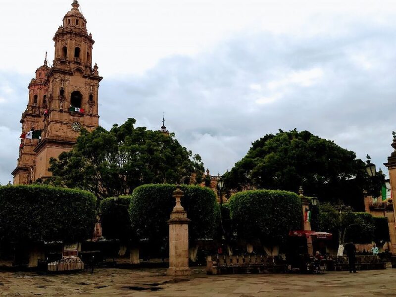 Reloj Catedral de Morelia marca IIII