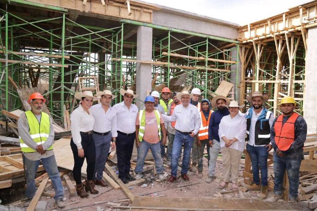 Supervisa Bedolla el Centro de Salud de Huetamo