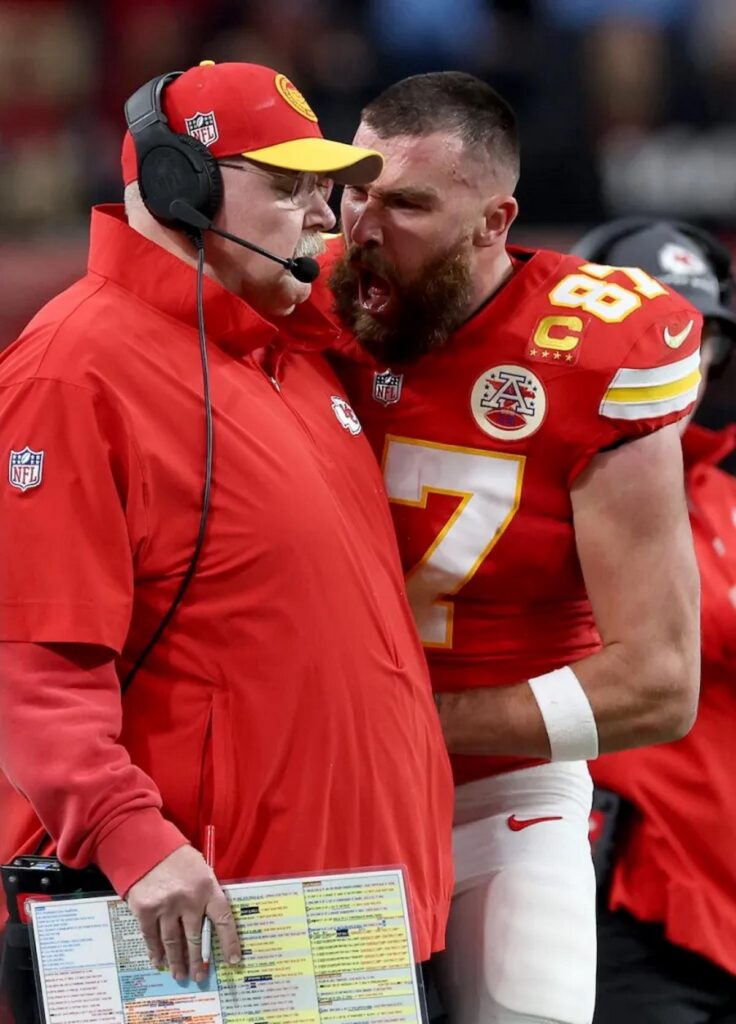 Tom Brady agresión Travis Kelce Super Bowl