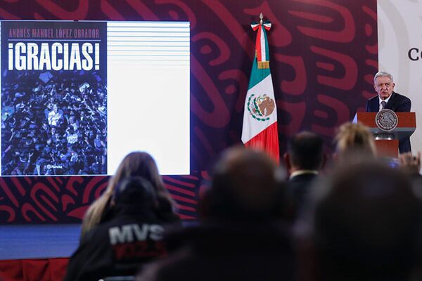 Último acto en el Zócalo libro de AMLO