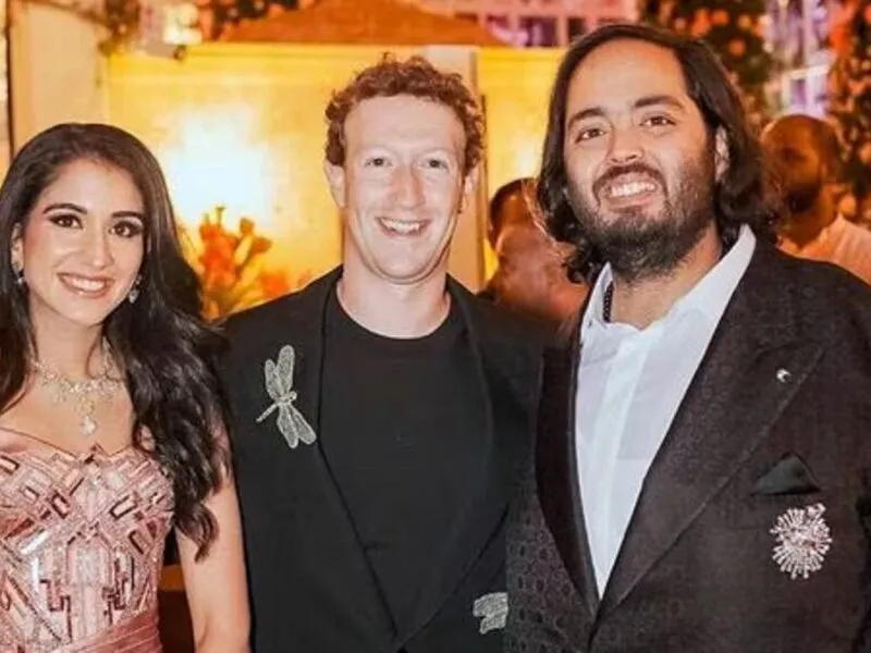 Ambani presume su reloj durantes su boda a Zuckerberg