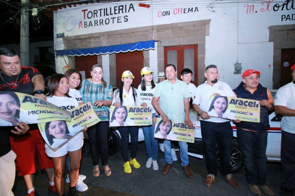 Apoyo a transportistas de Quiroga - Araceli Saucedo