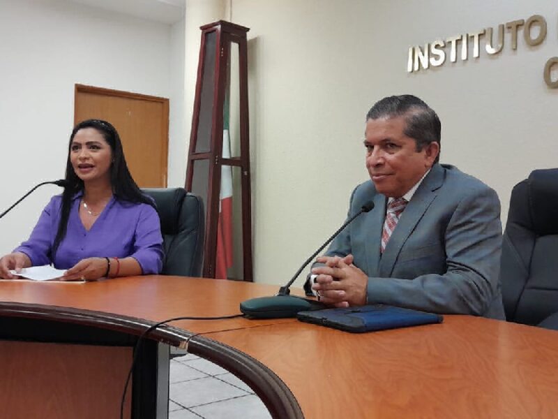 Araceli Saucedo llama al respeto entre candidatas
